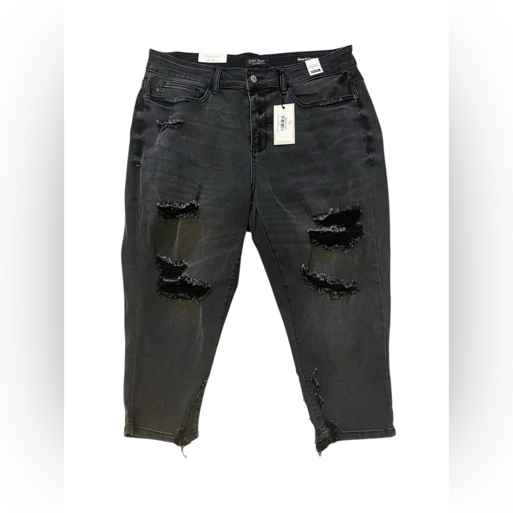 Judy Blue Distressed Skinny Fit Capri Jeans
